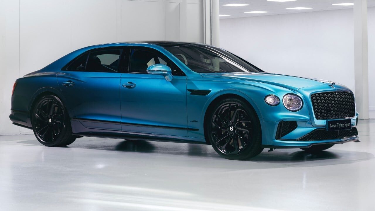 Descubre por qué la pintura de este Bentley es tan espectacular que su precio te dejará boquiabierto, ¡igual al de un Audi Q5!